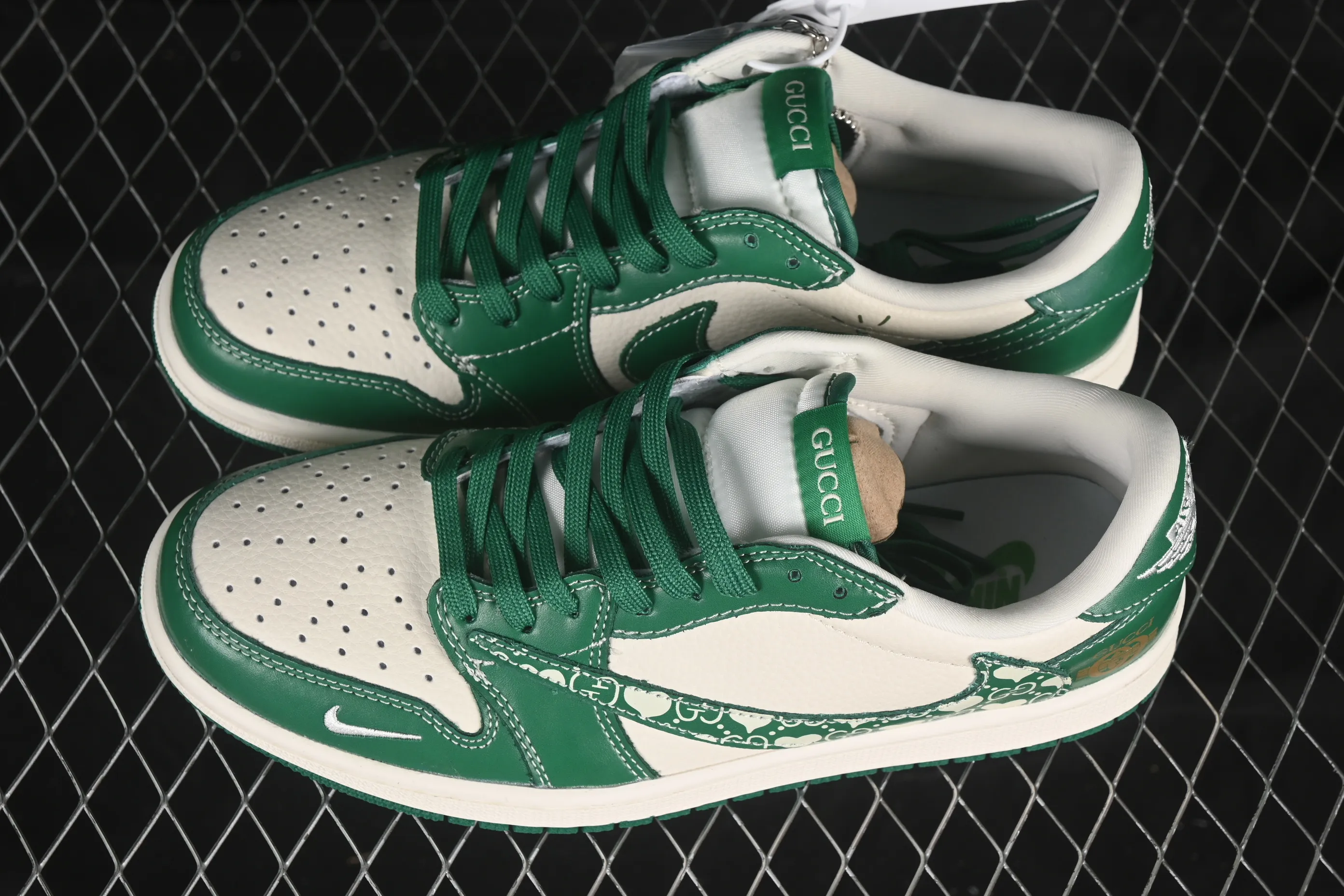 All categories Air Jordan Jordan series basketball shoes Air Jordan 1 Low High-end customized low-top sneakers Travis Scott x Fragment Design x Air Jordan 1 Low OG SP AJ1 Joe 1 Gucci joint green pattern low-top cultural casual sneakers LD2025-025